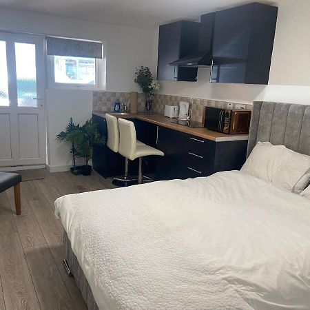 Brand New Studio Apartment With Beautiful Kitchen-Close To Liverpool City Centre Exterior photo